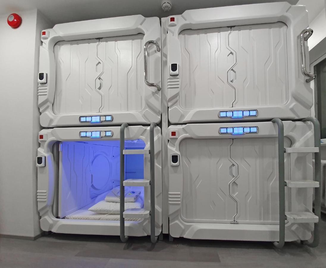 Hostel Capsule *