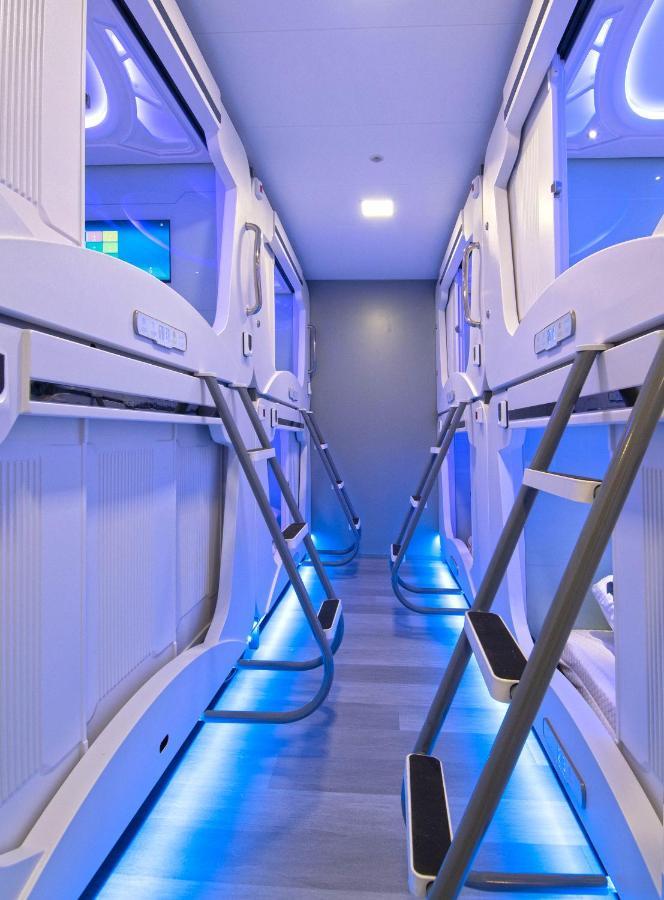 Capsule Hostal *